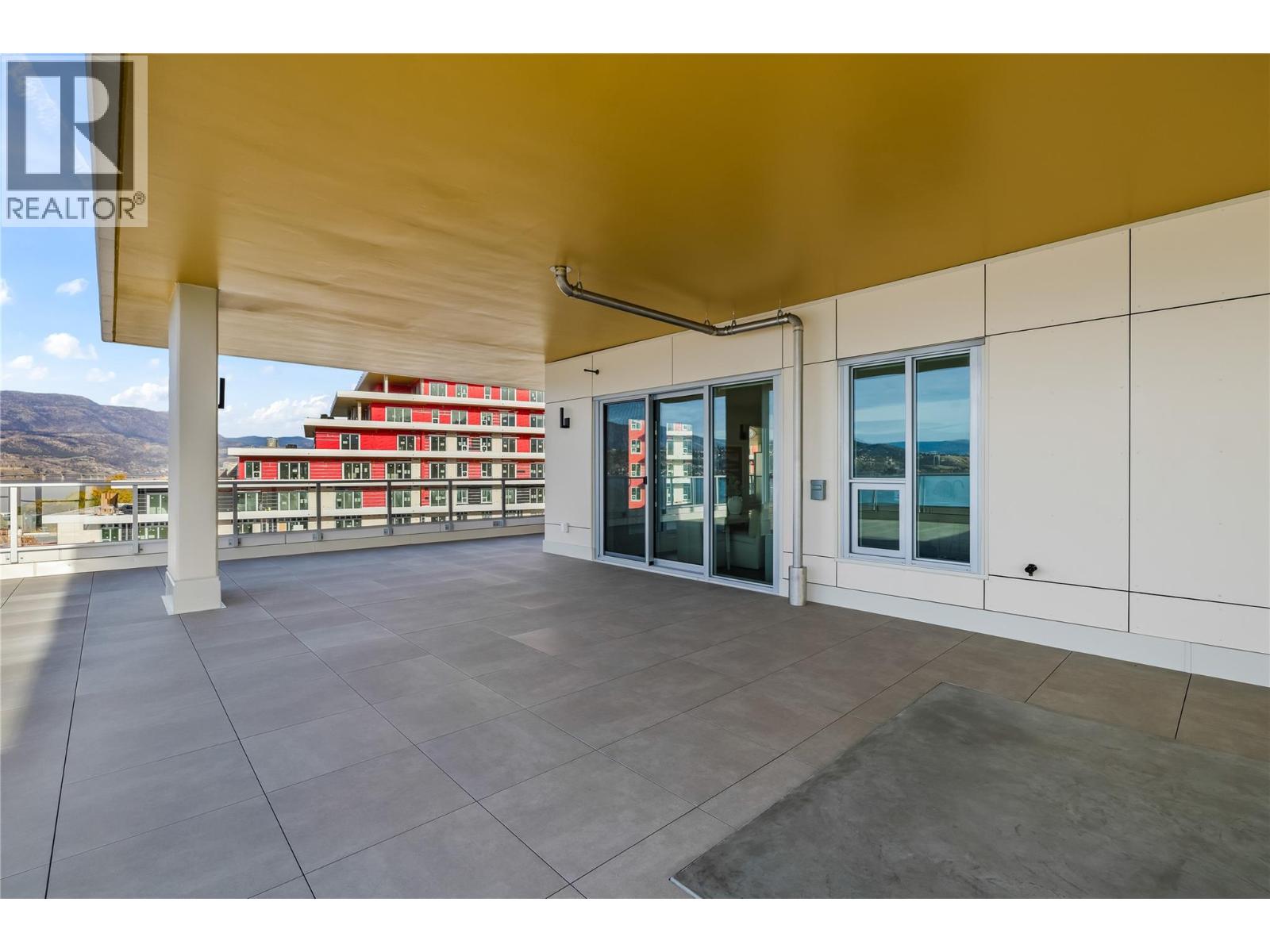 902 3340 Lakeshore Road, Kelowna