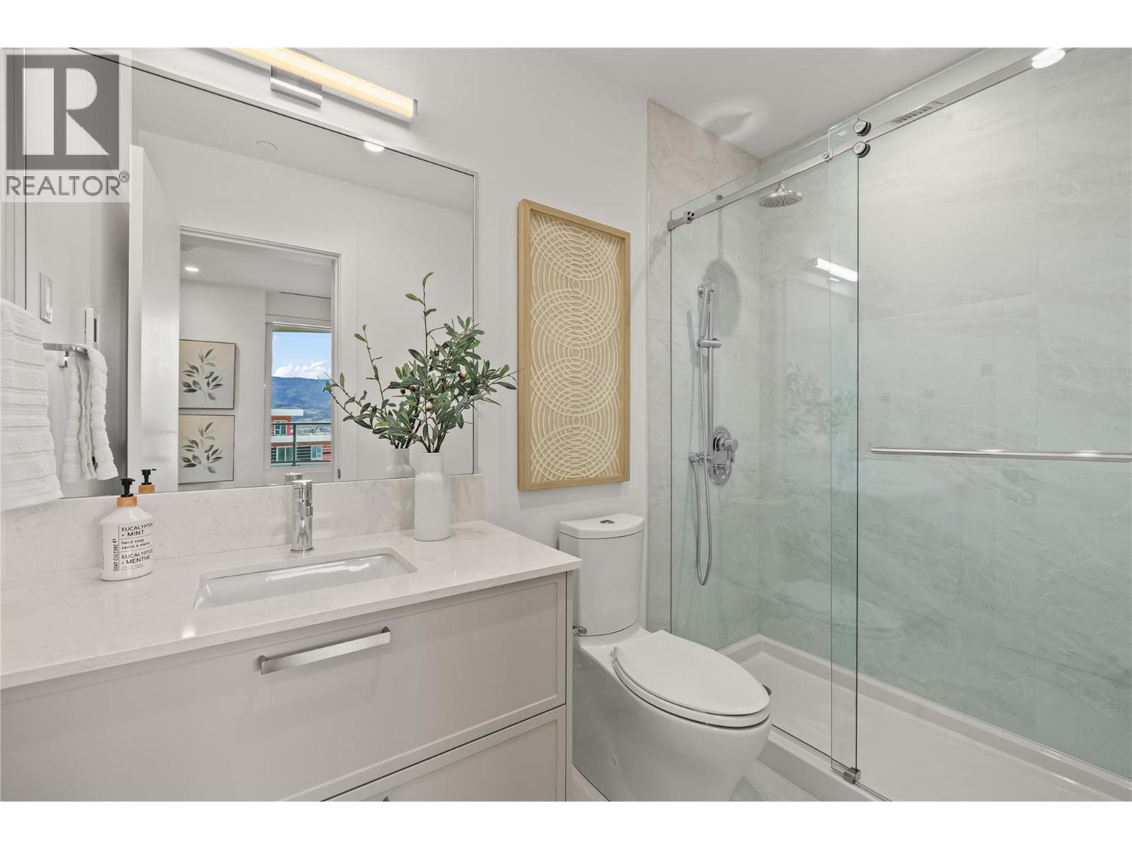 902 3340 Lakeshore Road, Kelowna