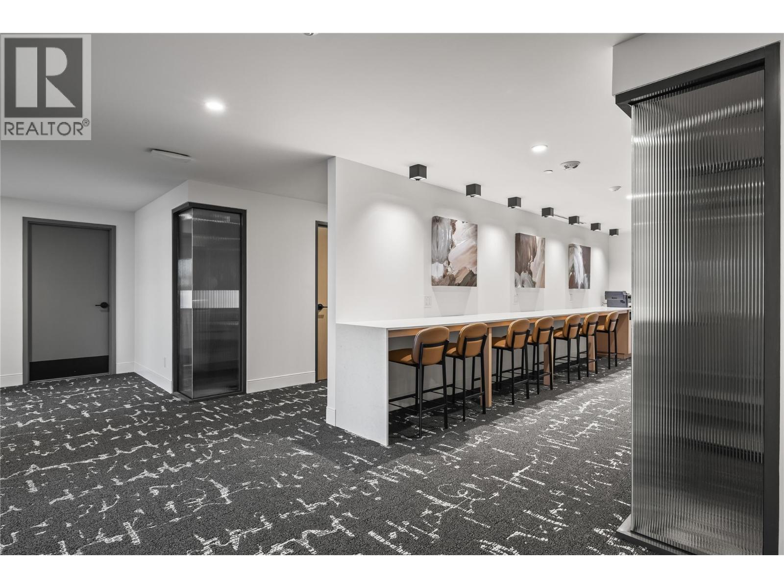 902 3340 Lakeshore Road, Kelowna