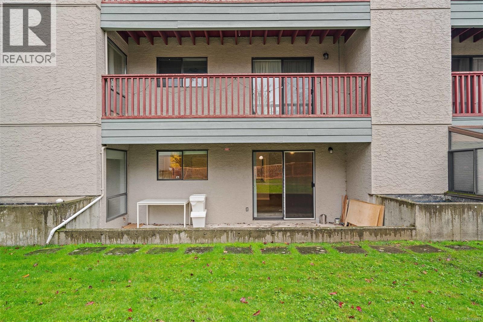 105 3255 Glasgow Ave, Saanich