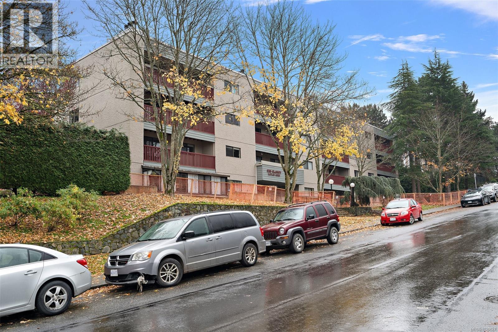 105 3255 Glasgow Ave, Saanich