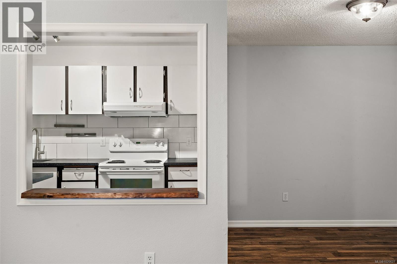 105 3255 Glasgow Ave, Saanich