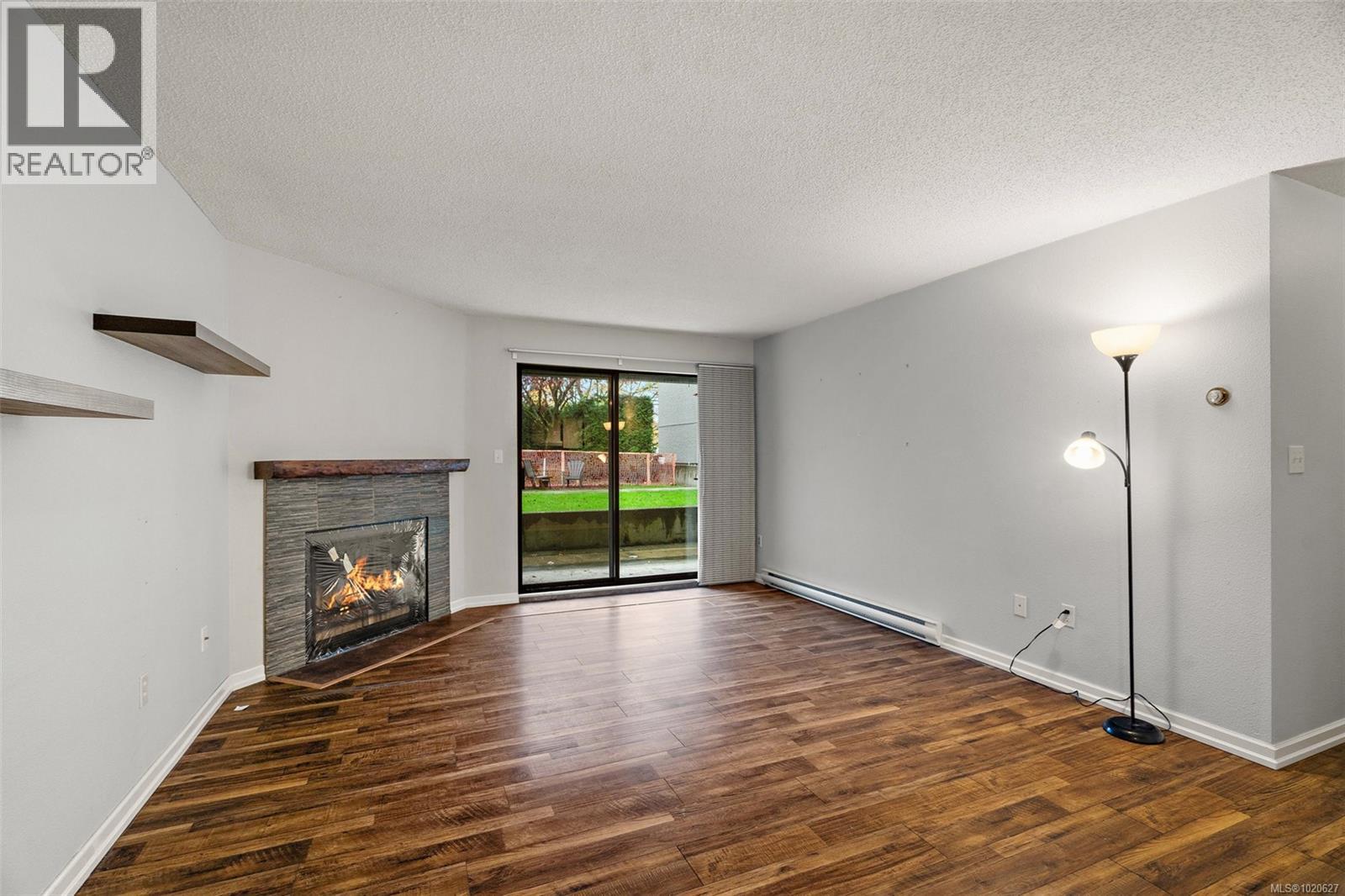 105 3255 Glasgow Ave, Saanich