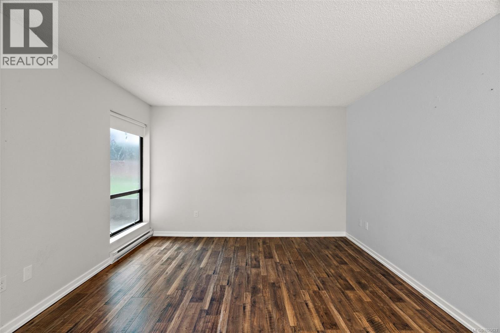 105 3255 Glasgow Ave, Saanich