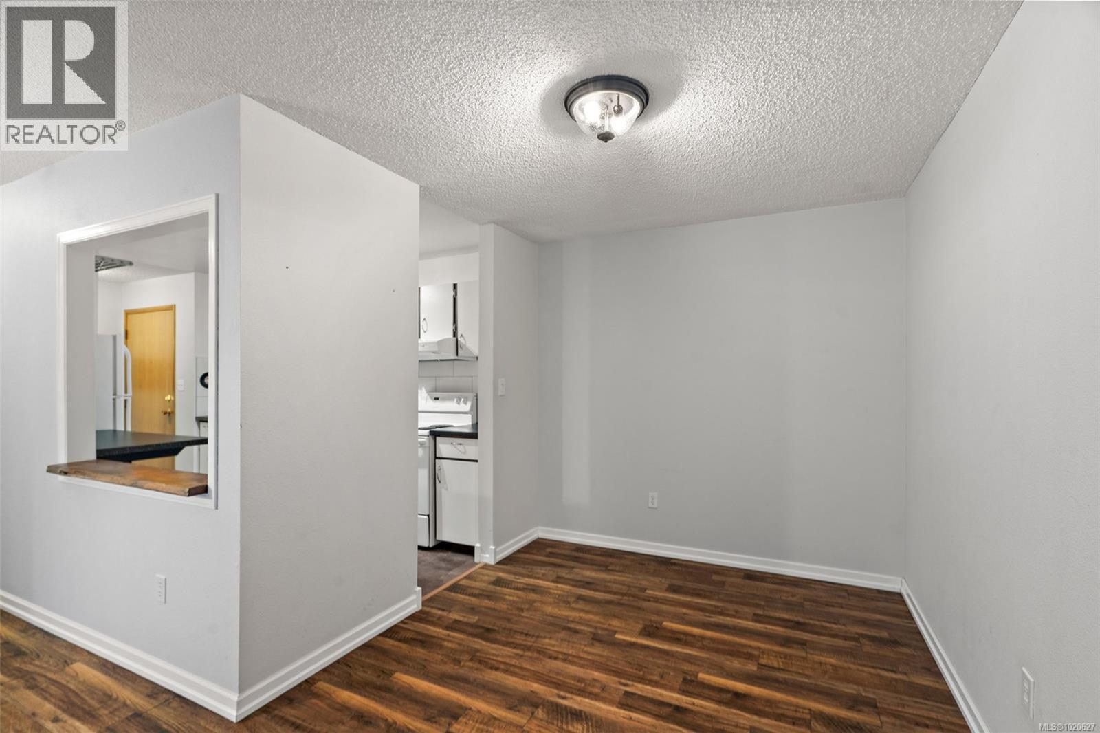 105 3255 Glasgow Ave, Saanich