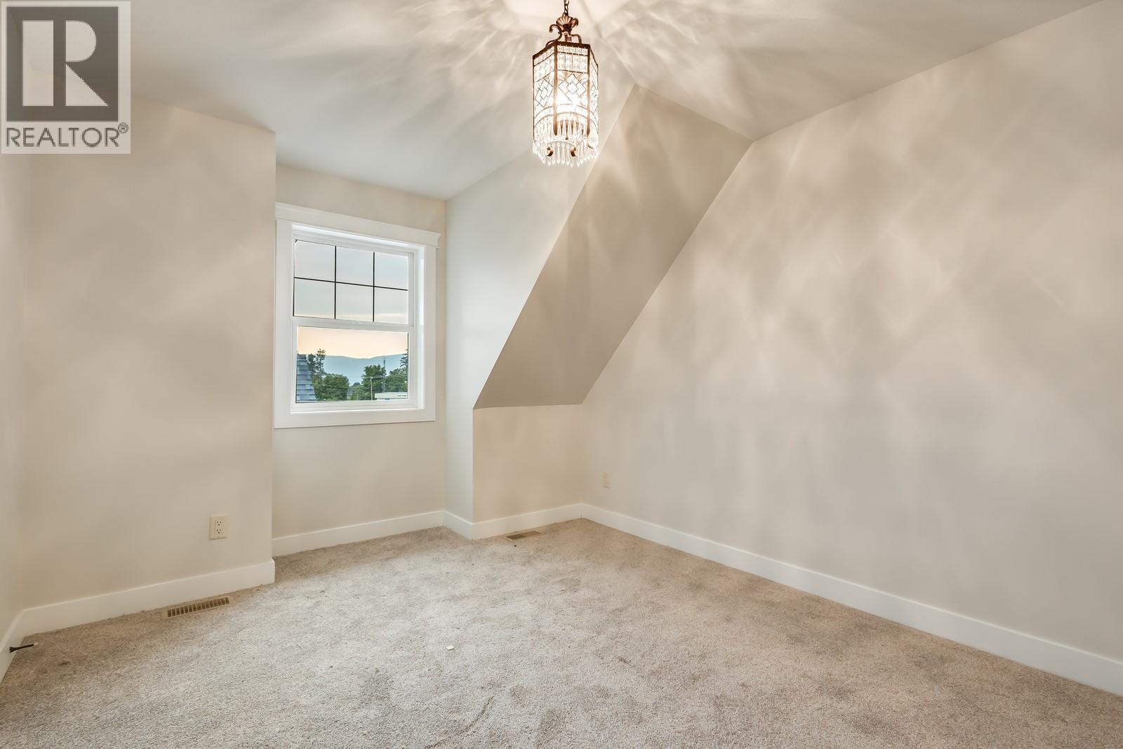  5308 Upper Mission Drive, Kelowna