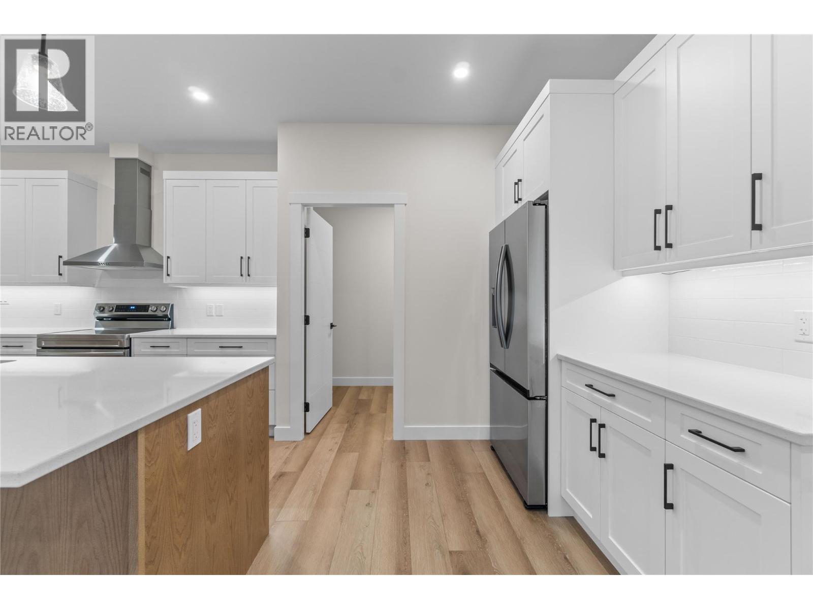 12 231 20 Street Northeast, Salmon Arm