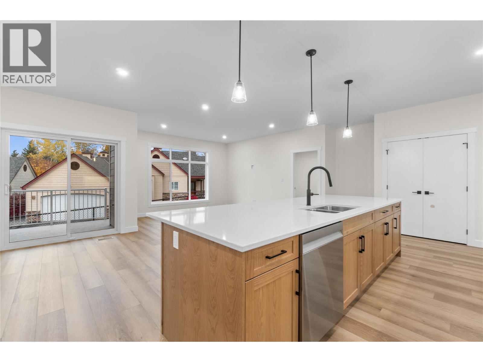 12 231 20 Street Northeast, Salmon Arm