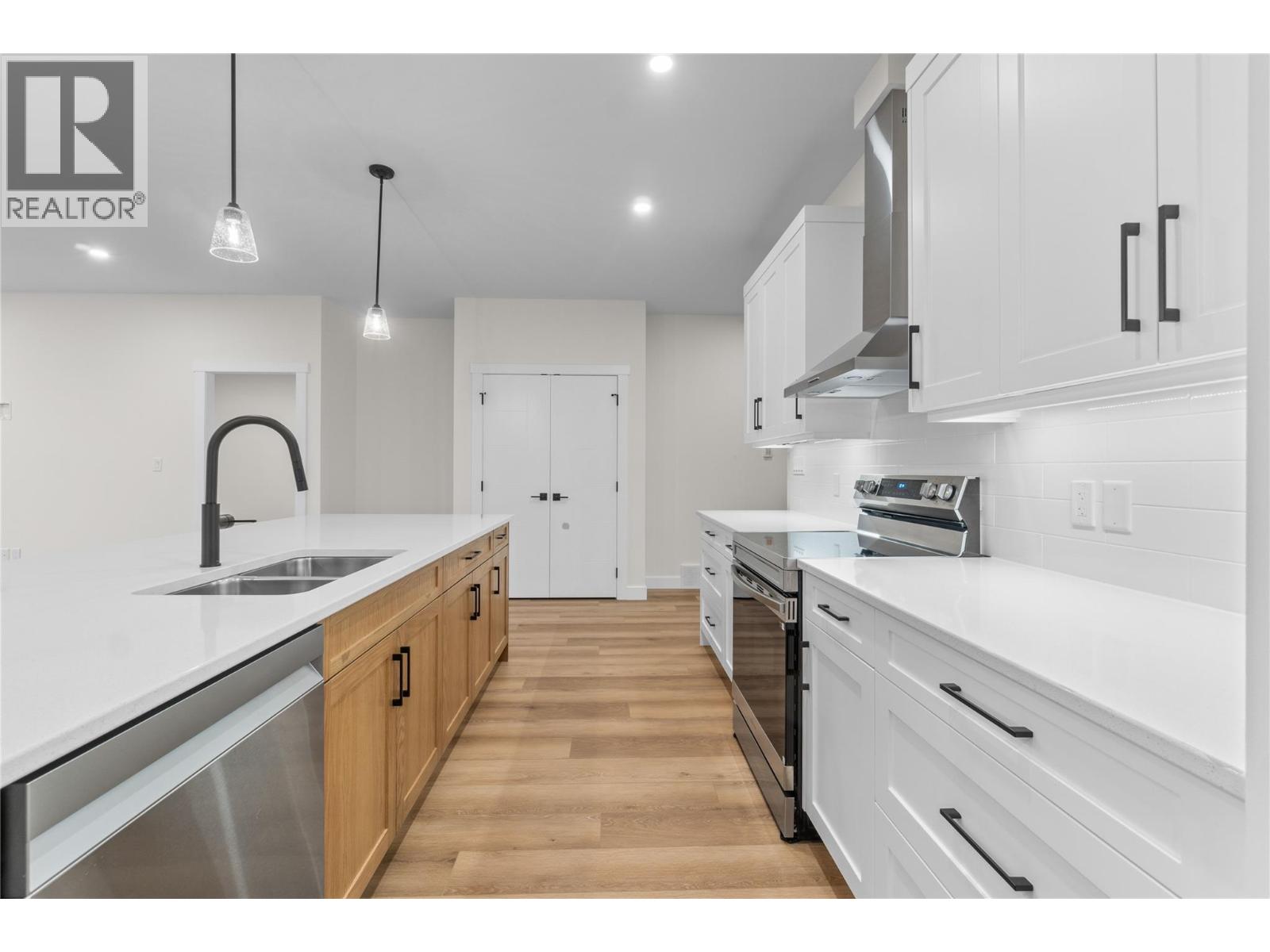 12 231 20 Street Northeast, Salmon Arm