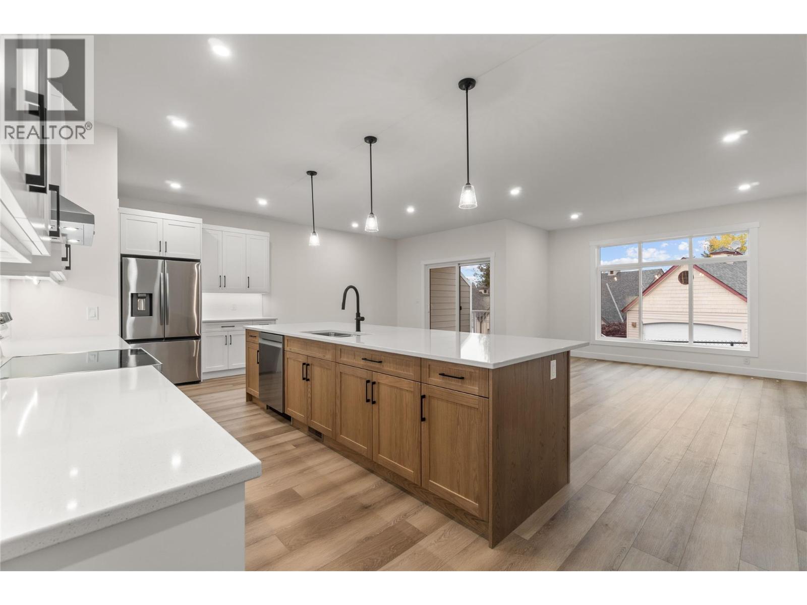 12 231 20 Street Northeast, Salmon Arm