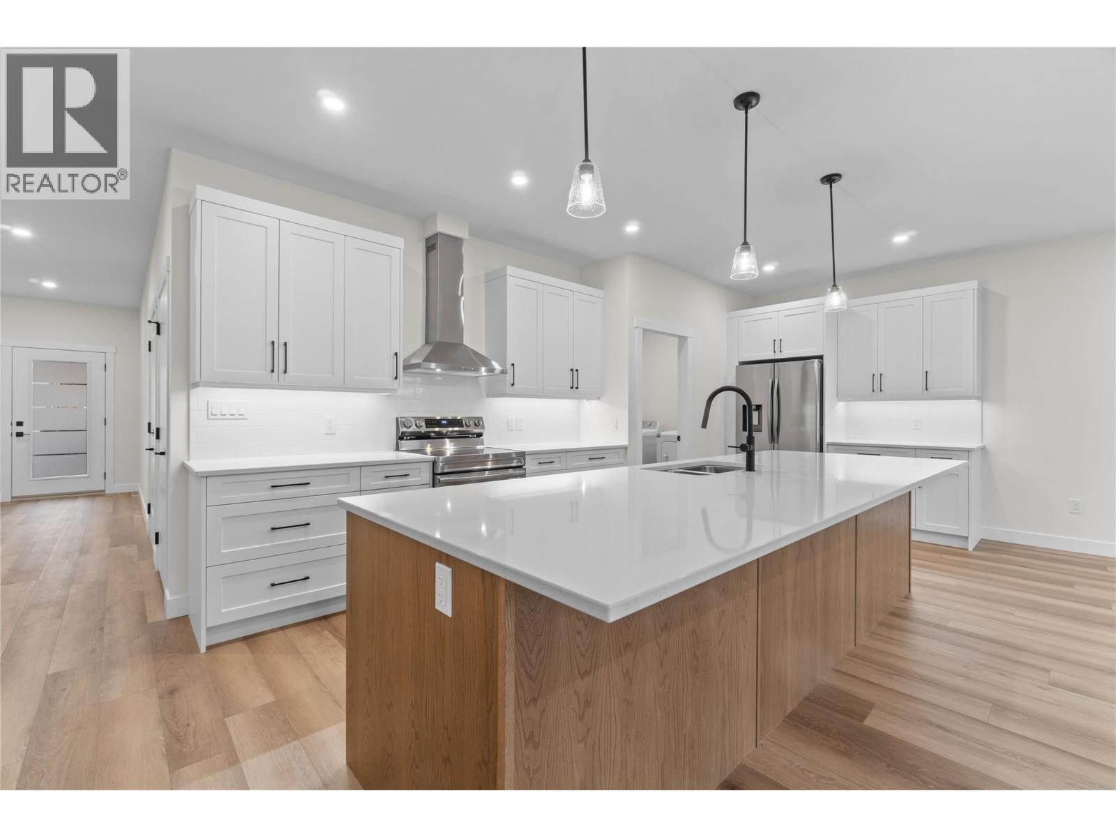 12 231 20 Street Northeast, Salmon Arm