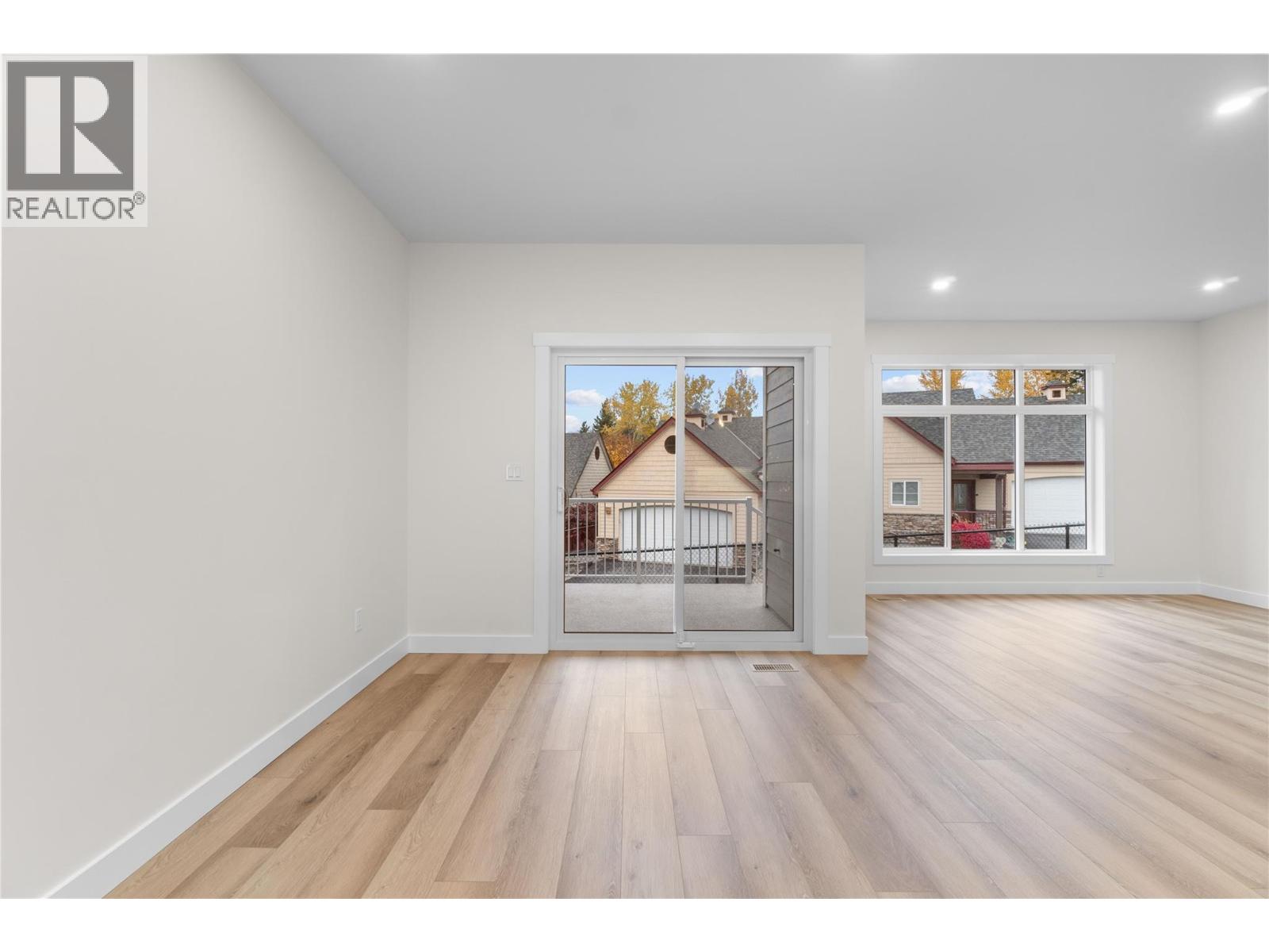 12 231 20 Street Northeast, Salmon Arm