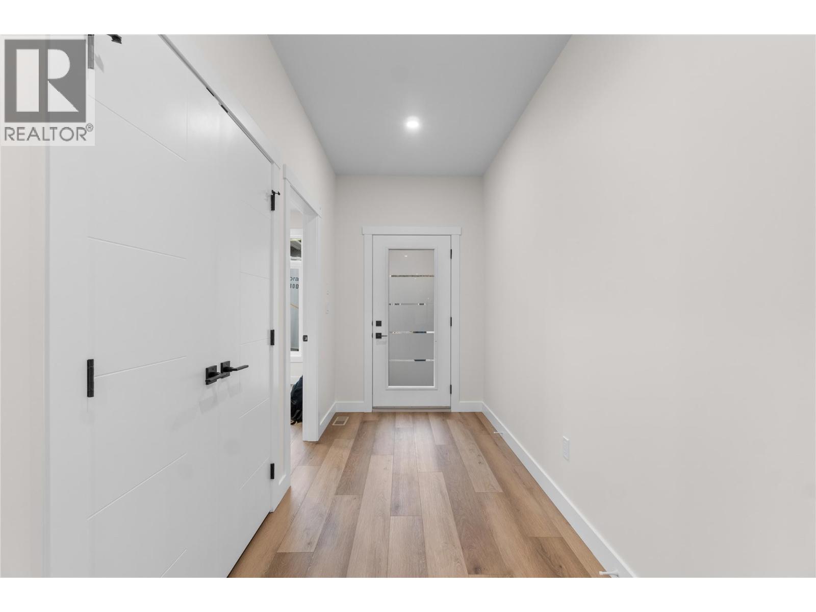 12 231 20 Street Northeast, Salmon Arm