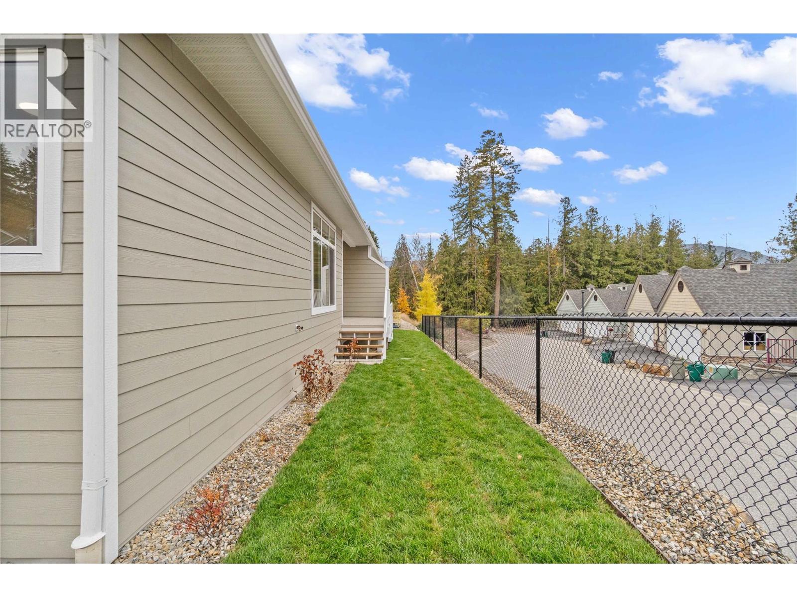 12 231 20 Street Northeast, Salmon Arm