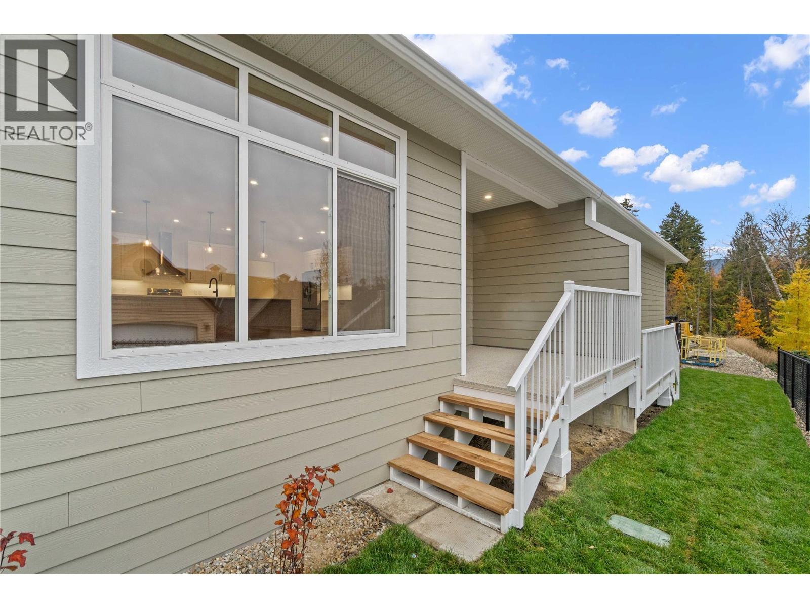 12 231 20 Street Northeast, Salmon Arm