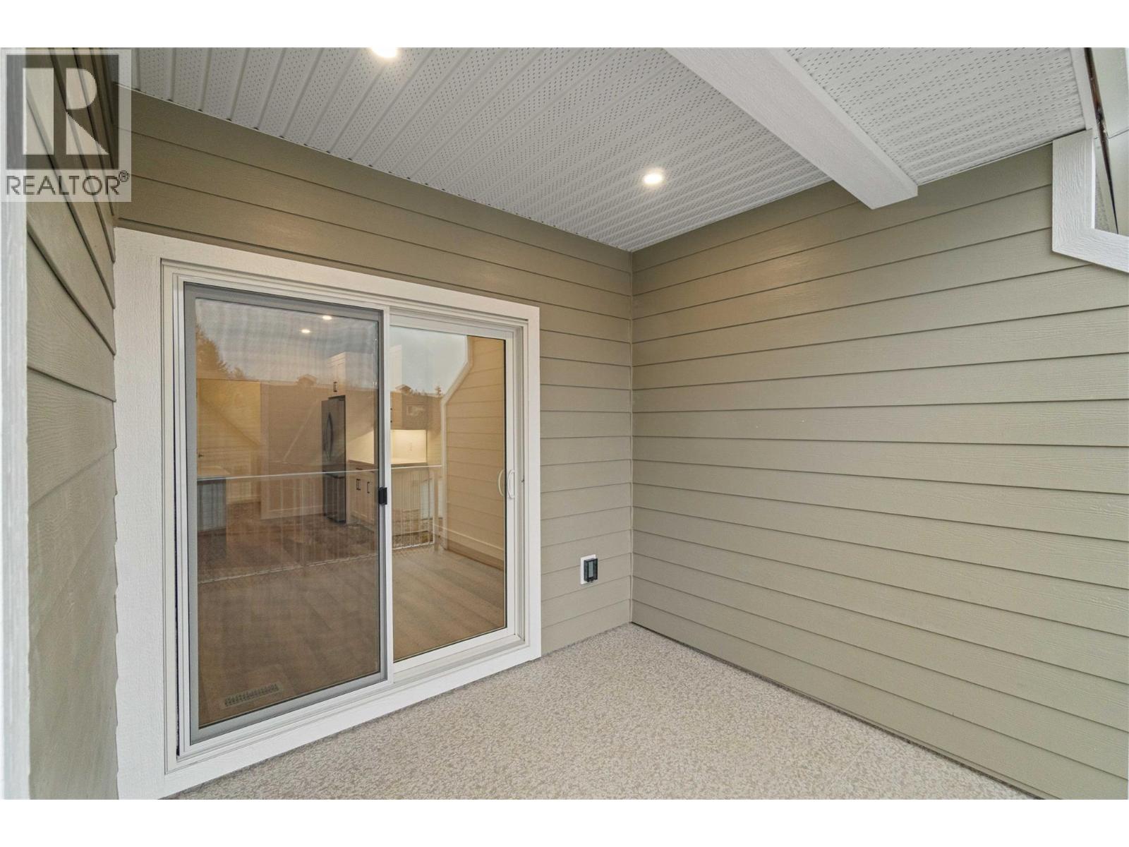 12 231 20 Street Northeast, Salmon Arm