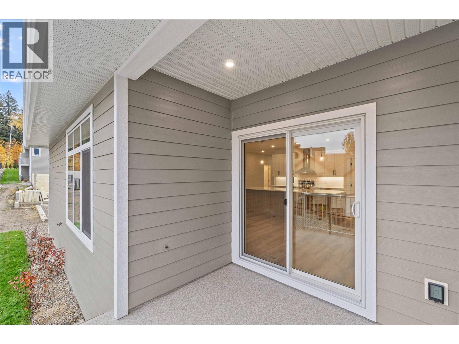 12 231 20 Street Northeast, Salmon Arm