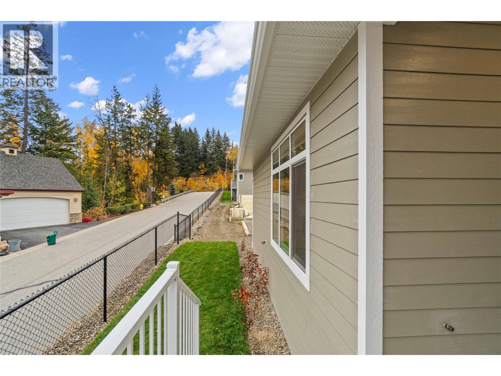12 231 20 Street Northeast, Salmon Arm