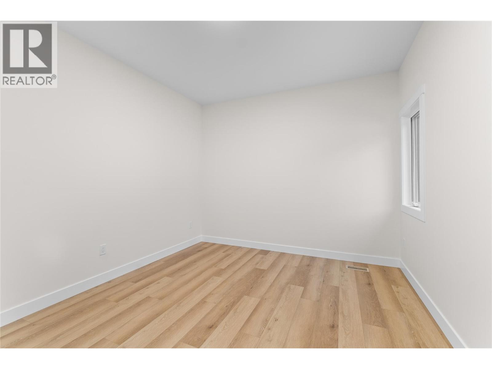 12 231 20 Street Northeast, Salmon Arm