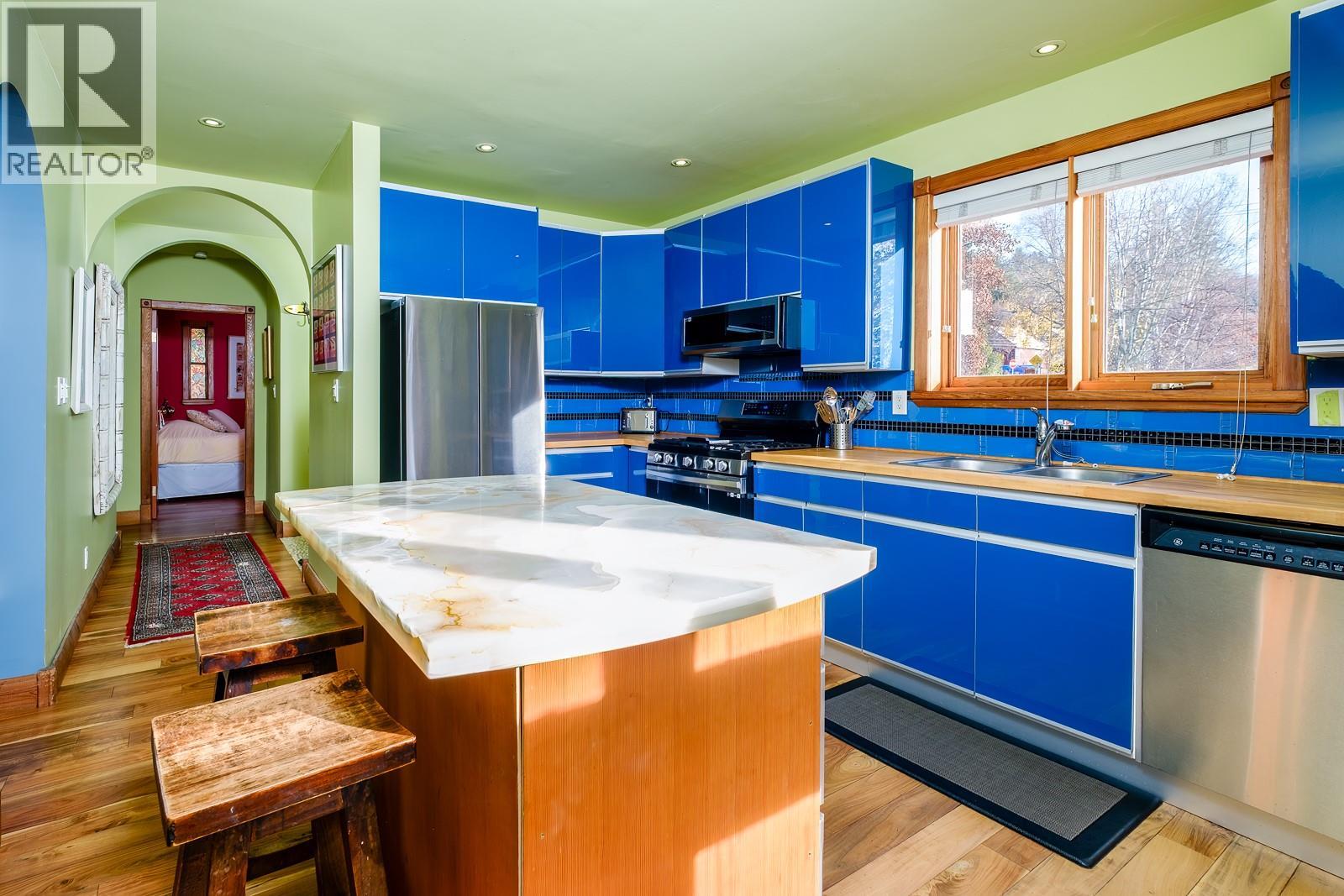 2075 Thompson Avenue, Rossland