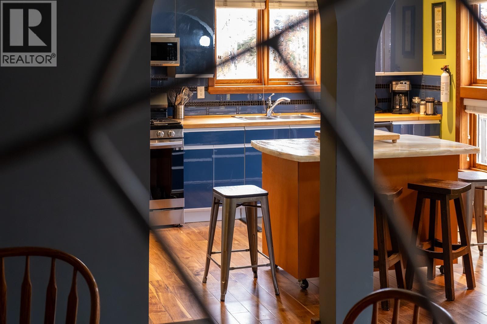 2075 Thompson Avenue, Rossland