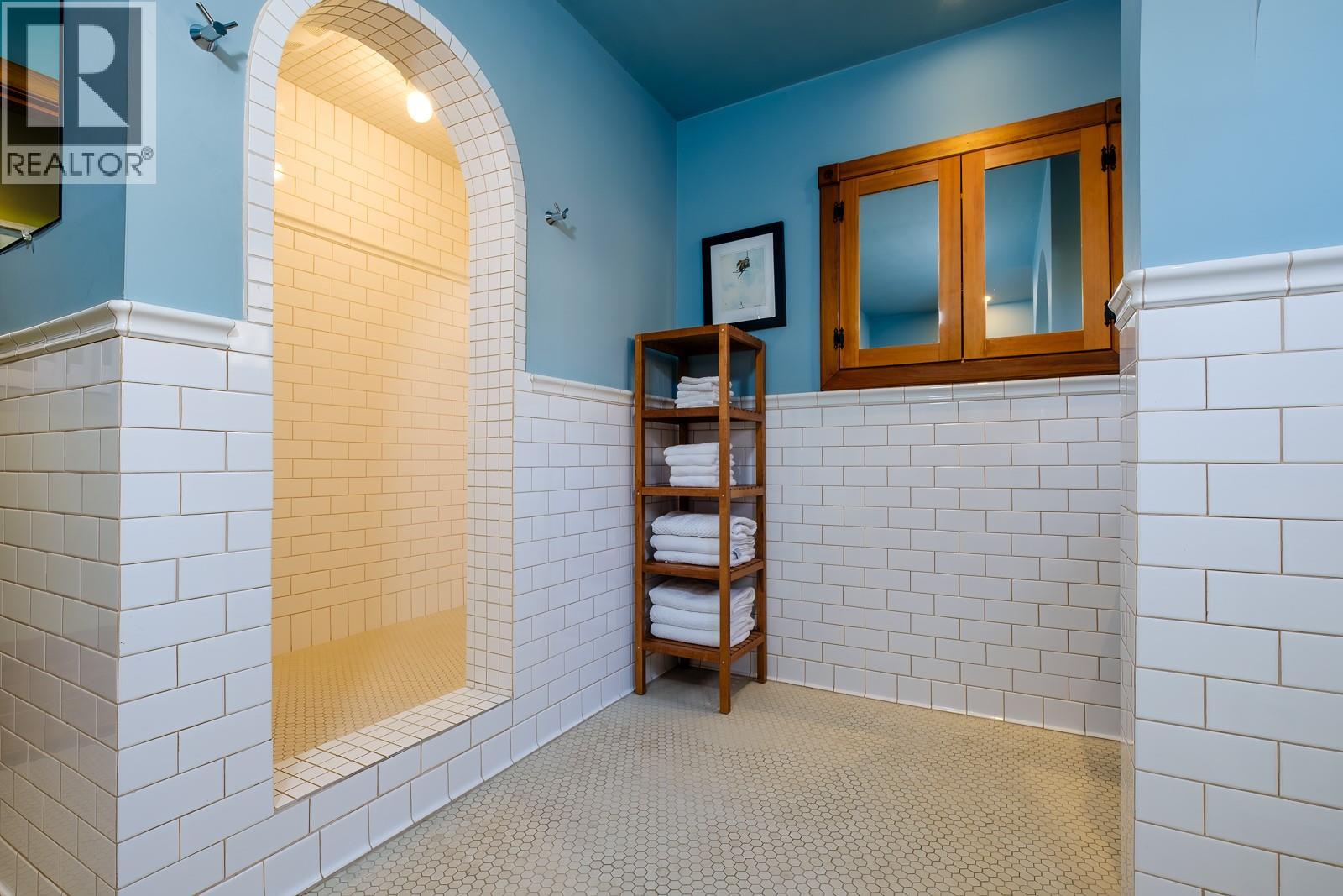 2075 Thompson Avenue, Rossland