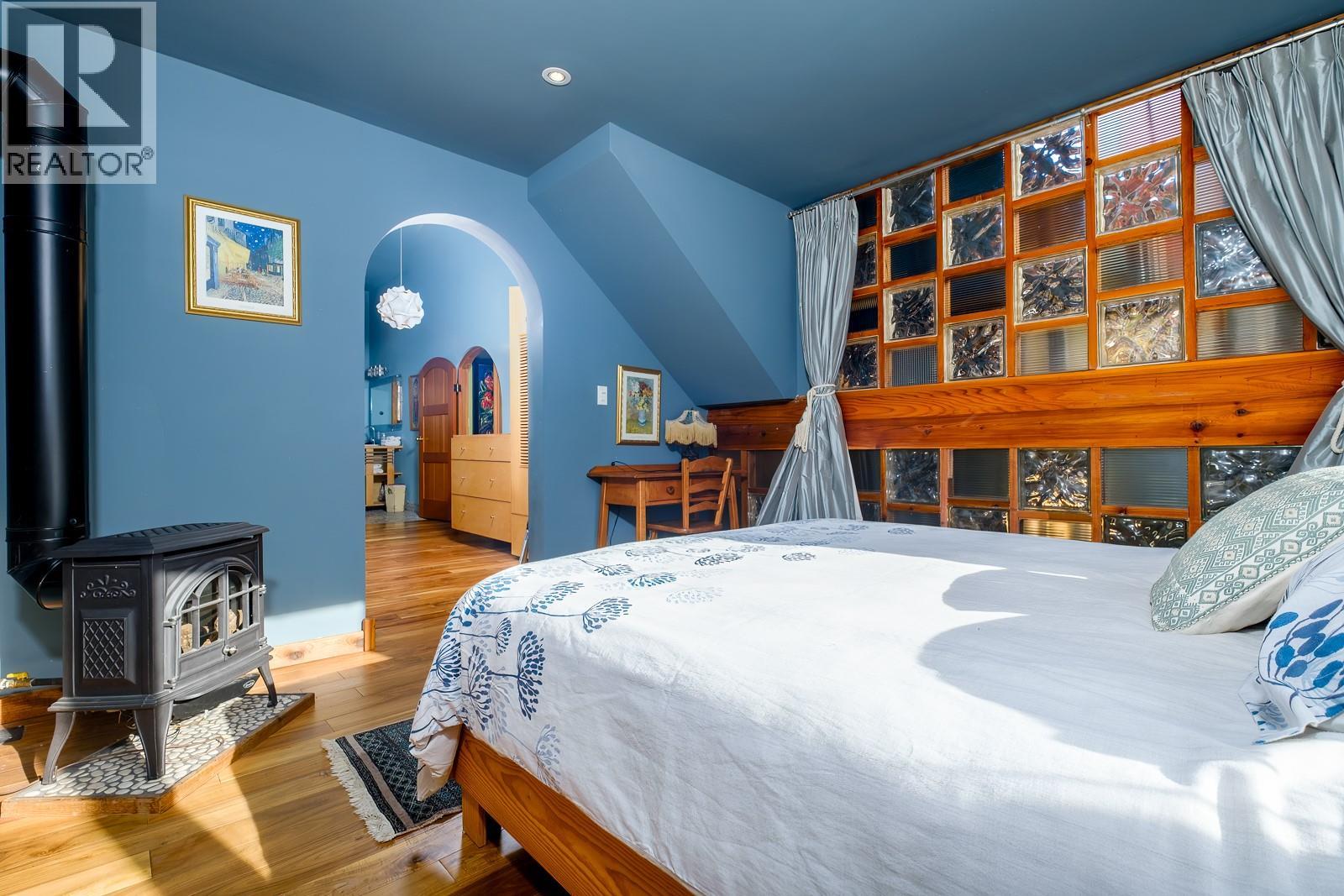 2075 Thompson Avenue, Rossland