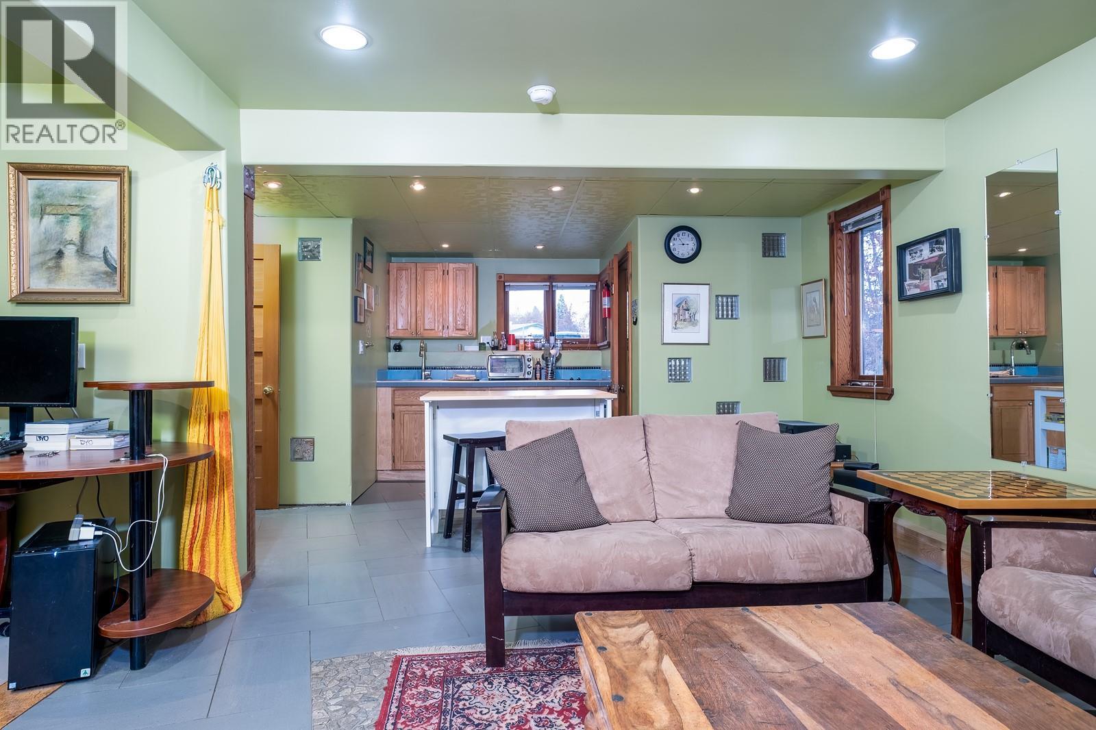 2075 Thompson Avenue, Rossland