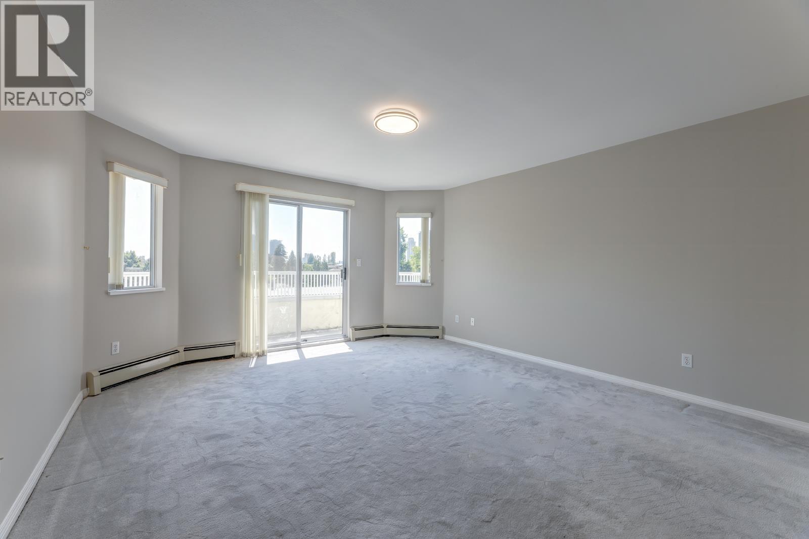 4930 VENABLES STREET, Burnaby