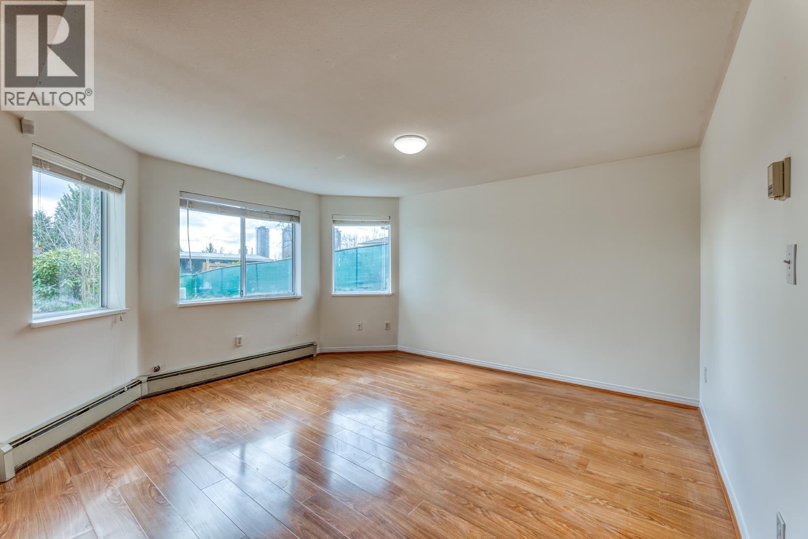 4930 VENABLES STREET, Burnaby