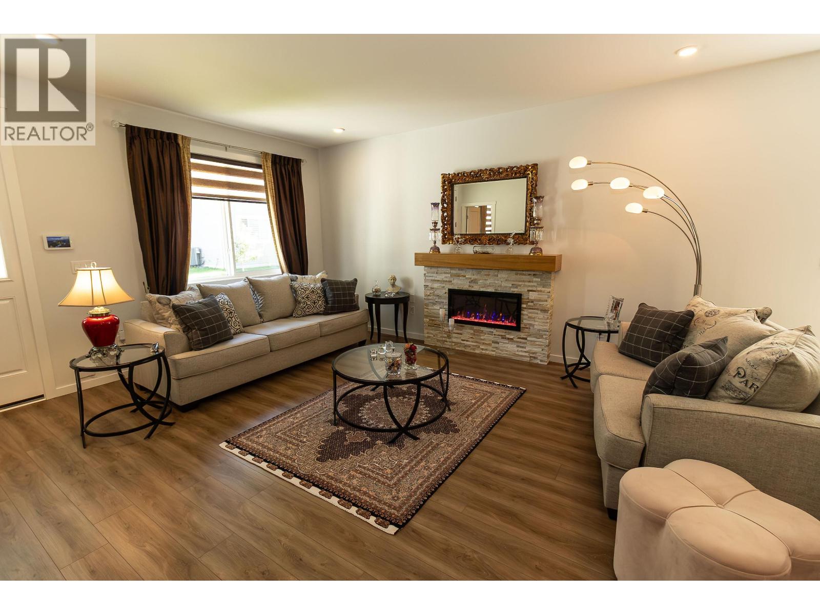 10 4921 HALLIWELL AVENUE, Terrace