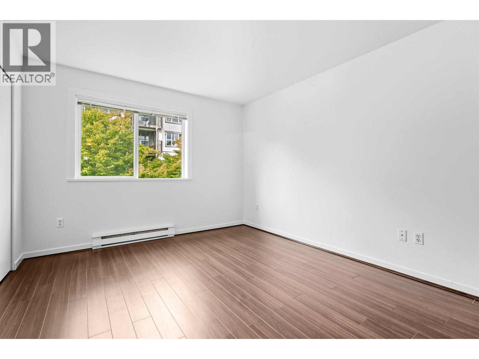 6 5881 IRMIN STREET, Burnaby