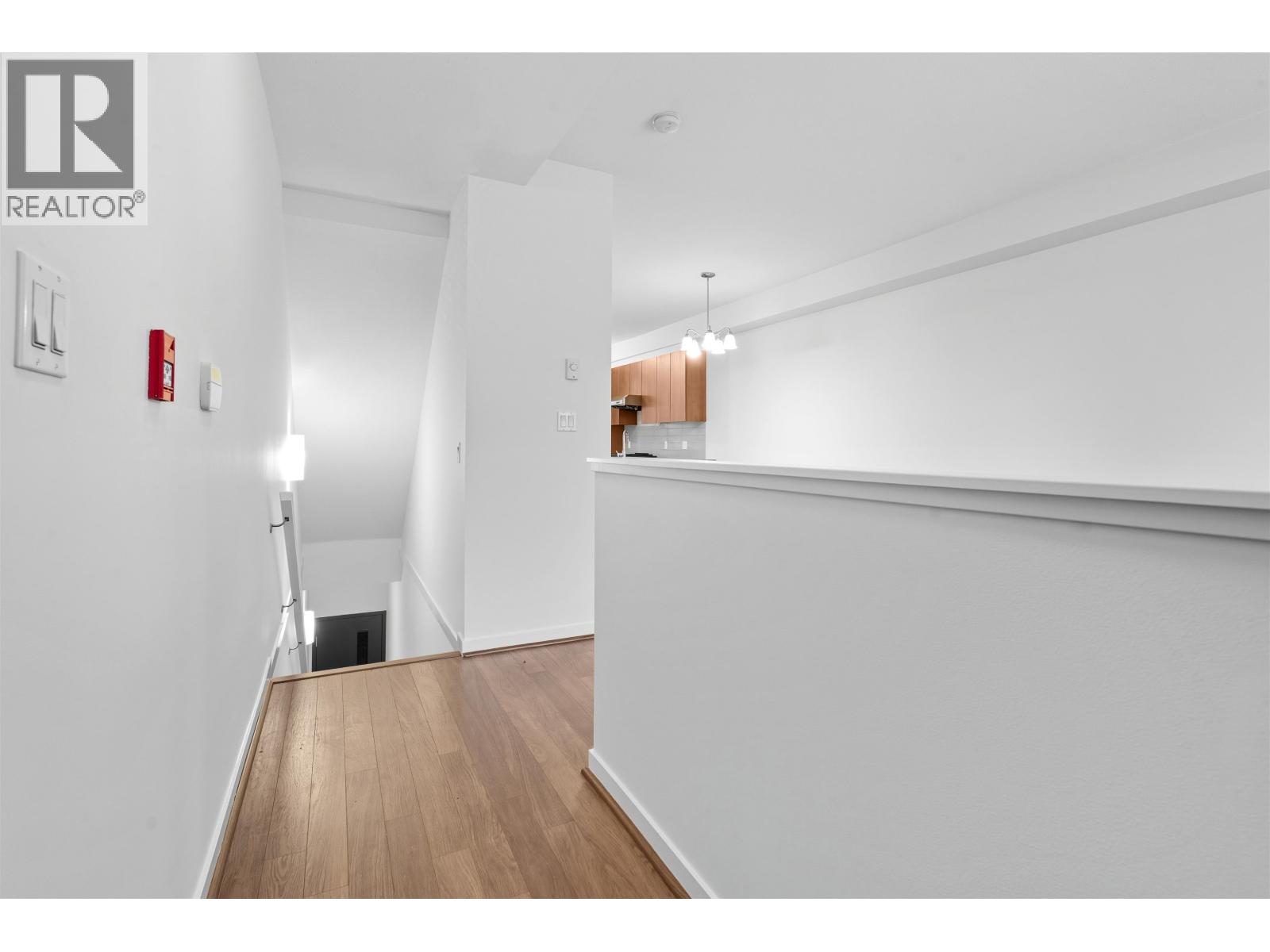 6 5881 IRMIN STREET, Burnaby