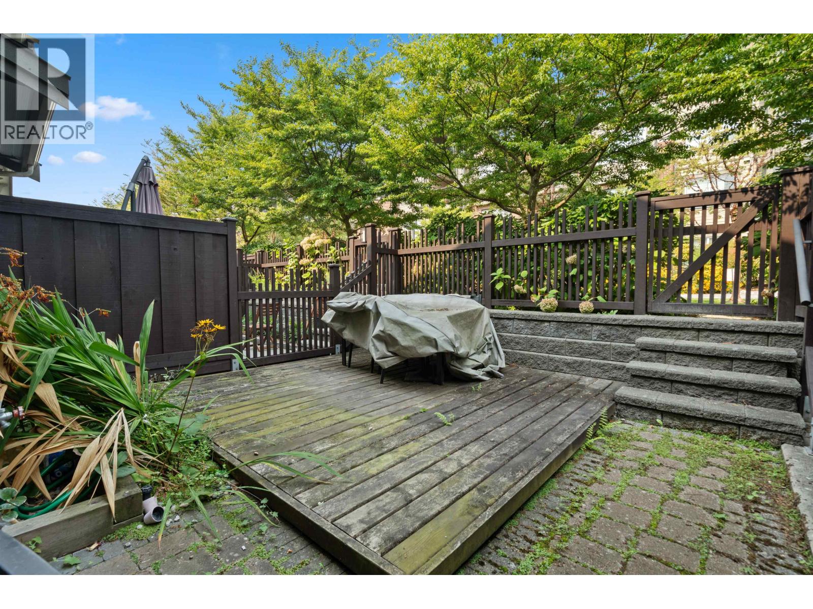 6 5881 IRMIN STREET, Burnaby