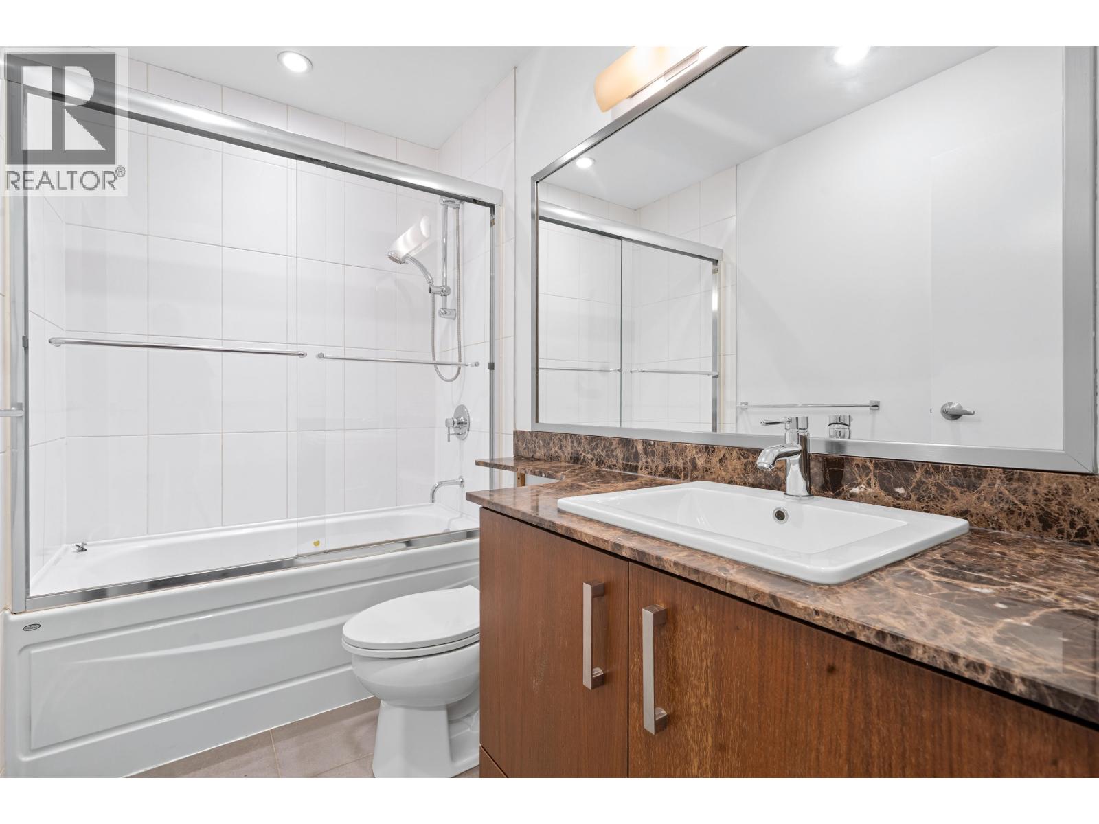 6 5881 IRMIN STREET, Burnaby