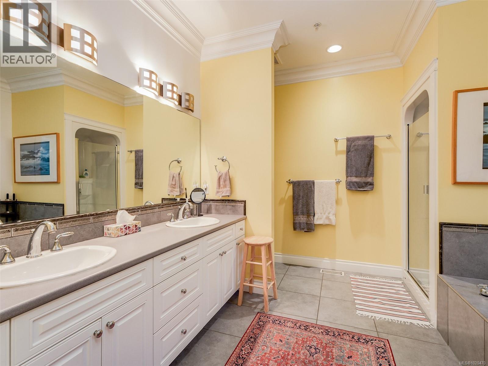 2984 Lakewood Pl, Langford