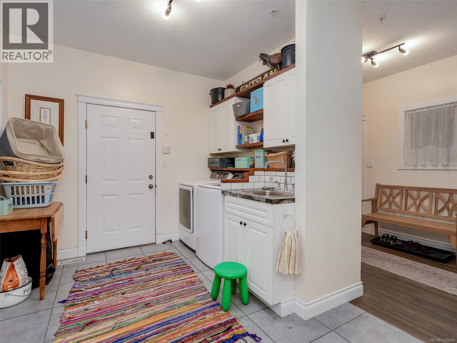 2984 Lakewood Pl, Langford