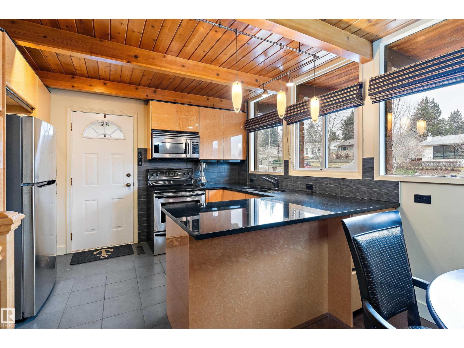 28 GREENWICH CR, St. Albert