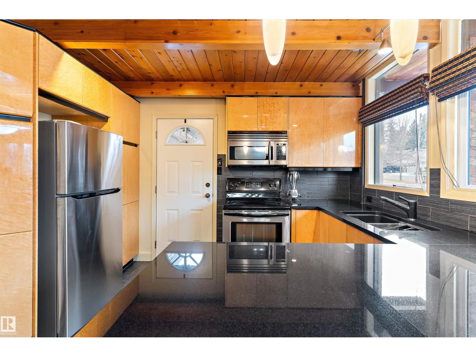 28 GREENWICH CR, St. Albert