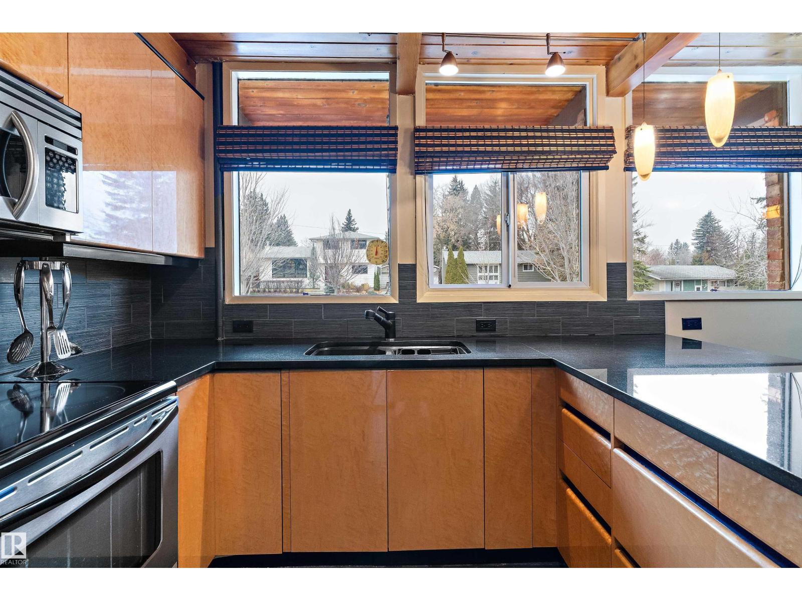 28 GREENWICH CR, St. Albert