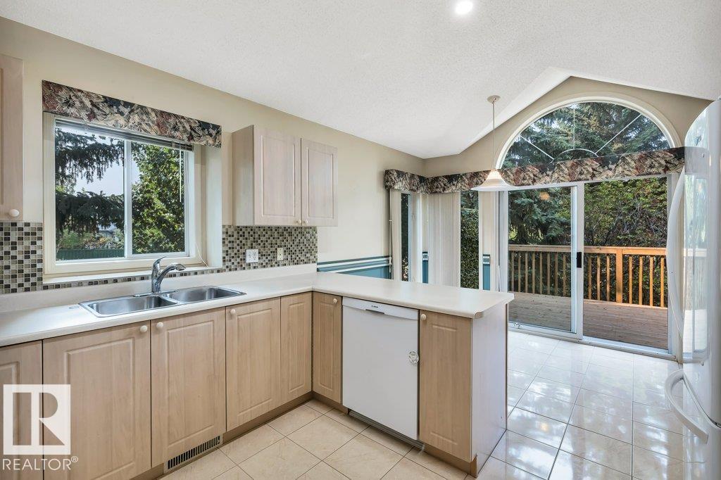 112 Haddow CL NW, Edmonton