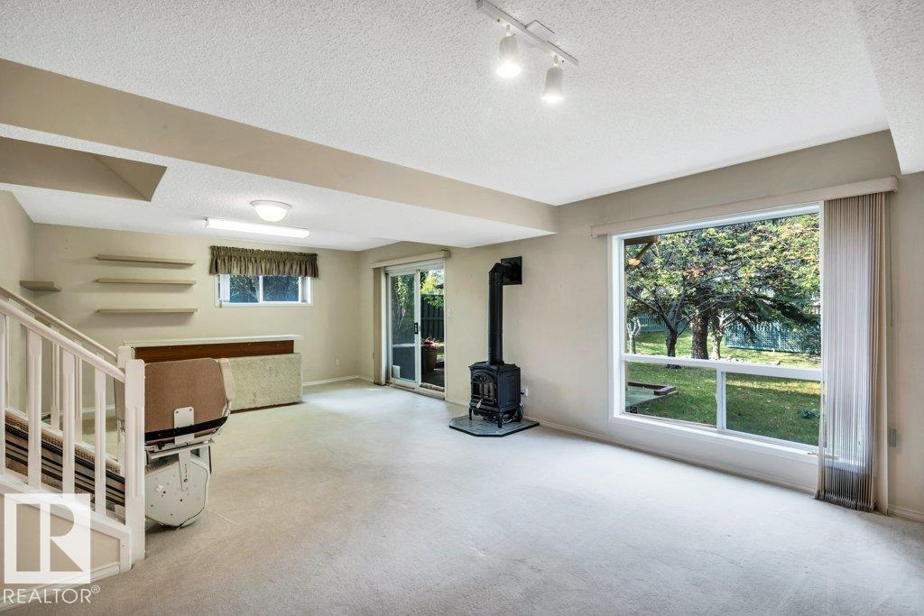 112 Haddow CL NW, Edmonton