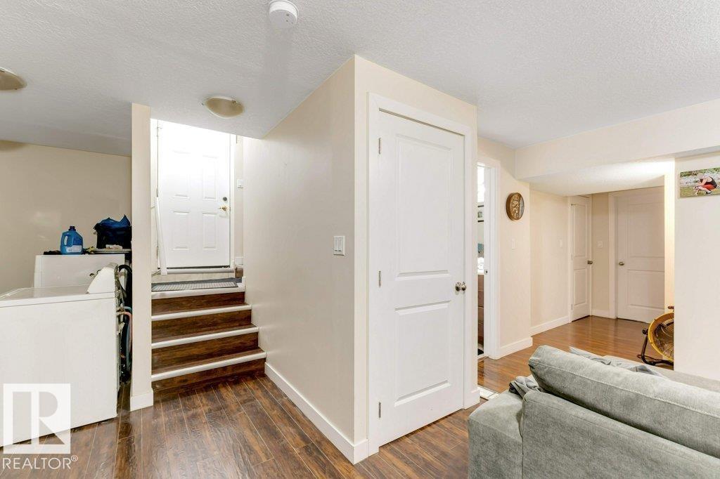 5424 20 AV SW, Edmonton