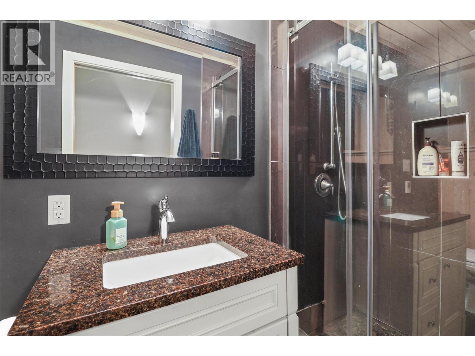 1060 Pleasant Street, Kamloops