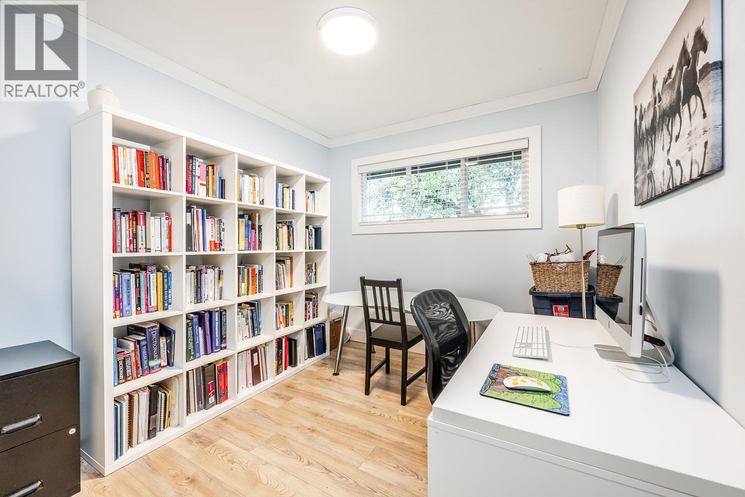 2548 MONTROSE WAY, Squamish