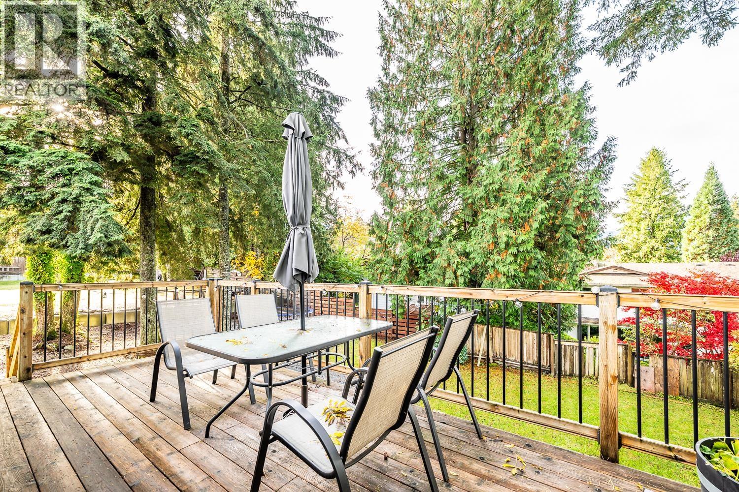 2548 MONTROSE WAY, Squamish