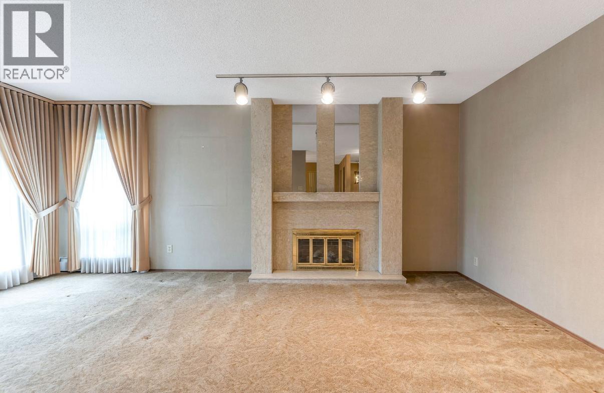 8660 CAMDEN CRESCENT, Richmond