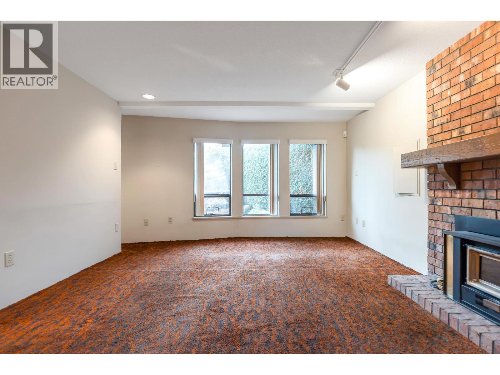 8660 CAMDEN CRESCENT, Richmond