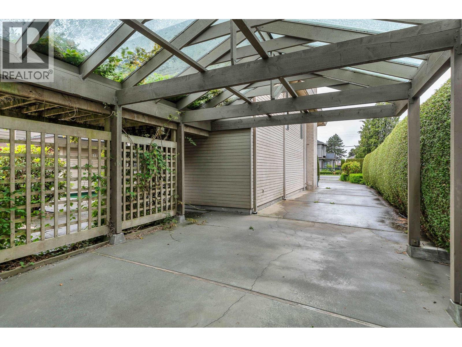 8660 CAMDEN CRESCENT, Richmond