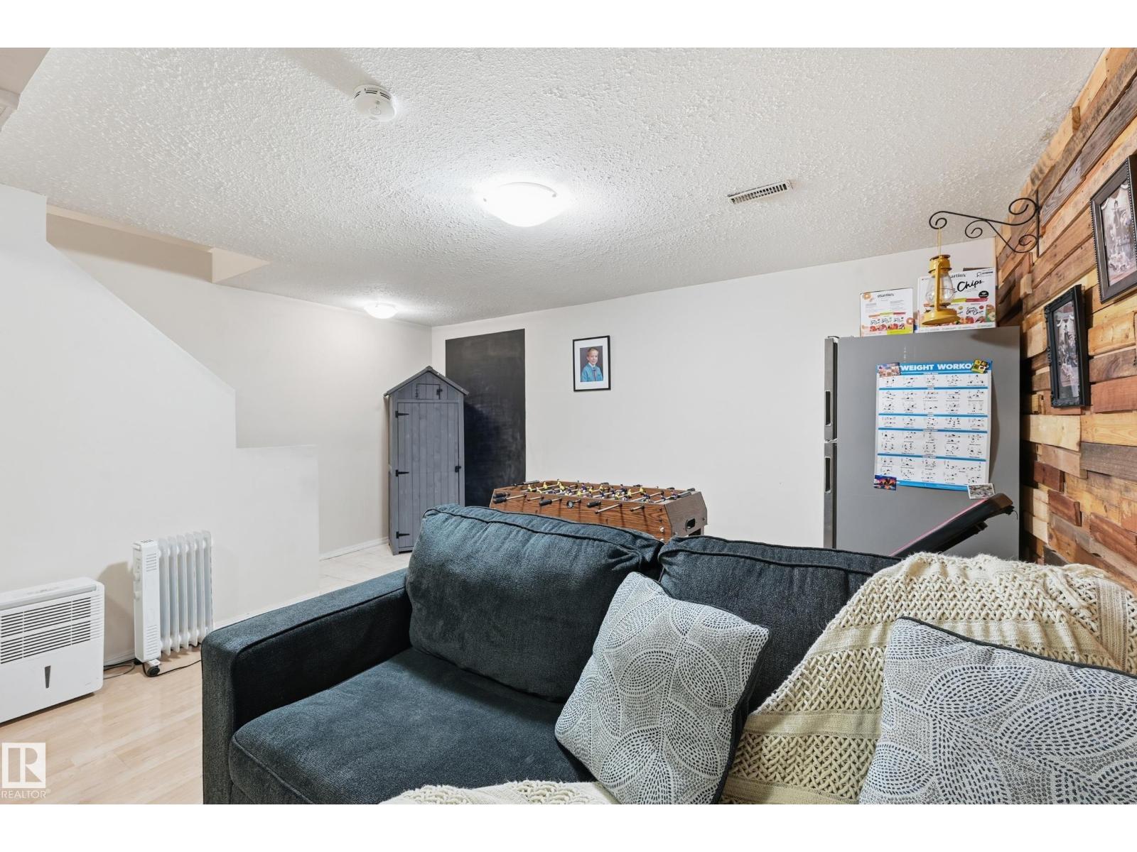 18423 95A AV NW, Edmonton